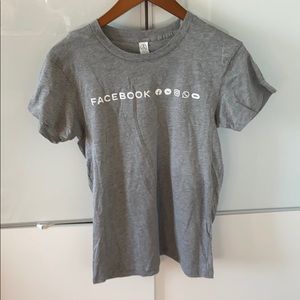Facebook unisex T-shirt size L